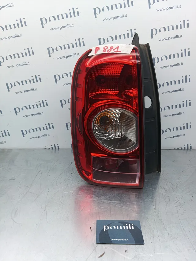 Pomili Fanaleria Fanale posteriore sinistro Dacia Duster 26210102 usato