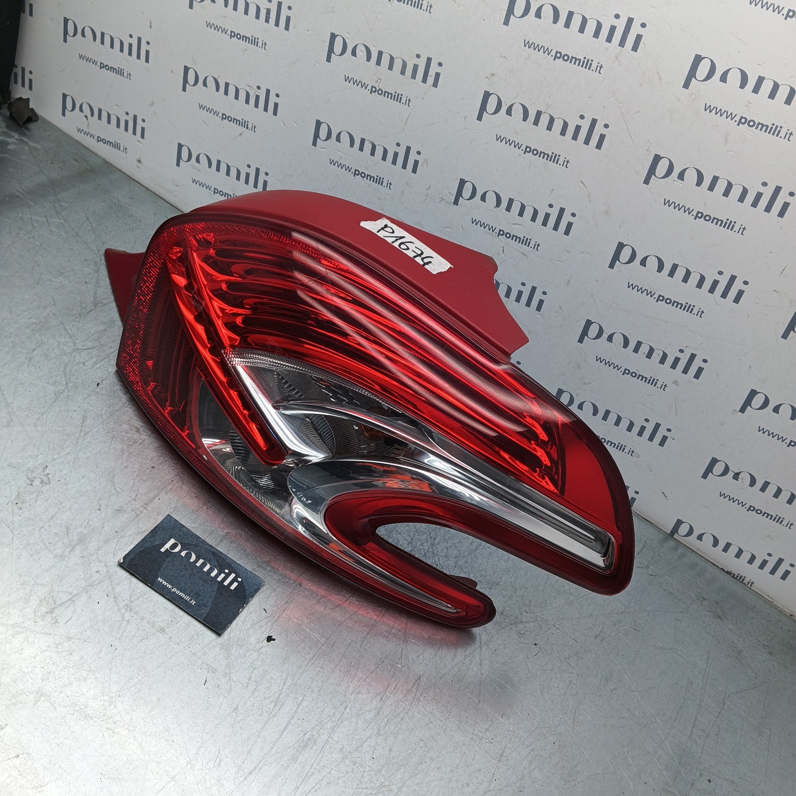 Pomili Fanaleria Peugeot 208 fanale posteriore destro usato 9672628380-03