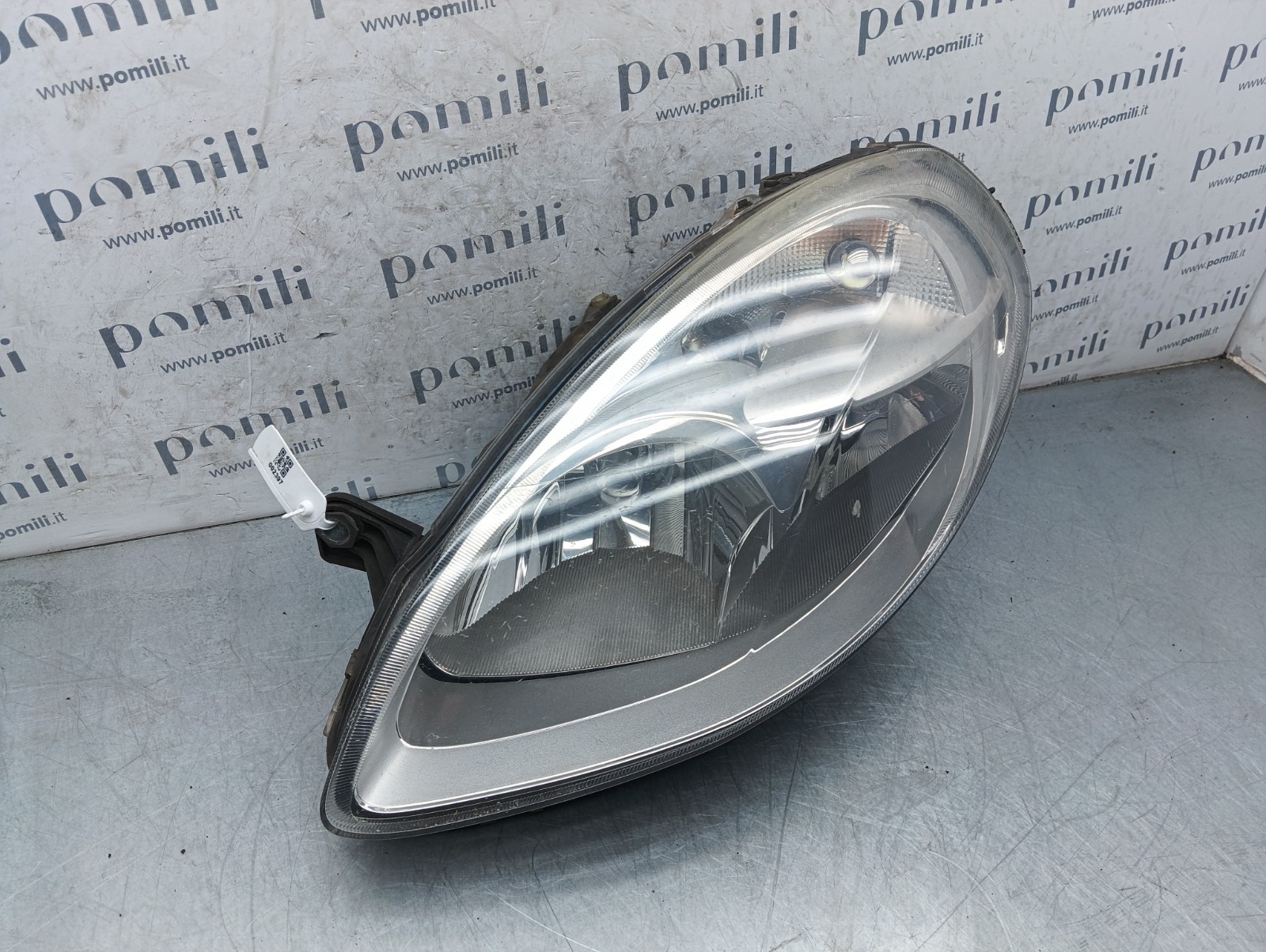 Pomili Fanaleria Faro anteriore sinistro Lancia Ypsilon 153873-01 usato spinotto bianco