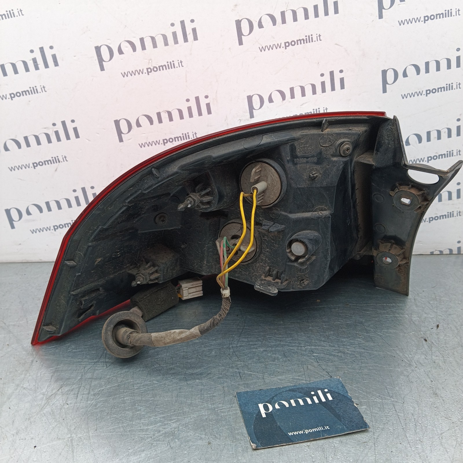 Pomili Fanaleria Kia Rio fanale posteriore destro 92402-1W2R usato