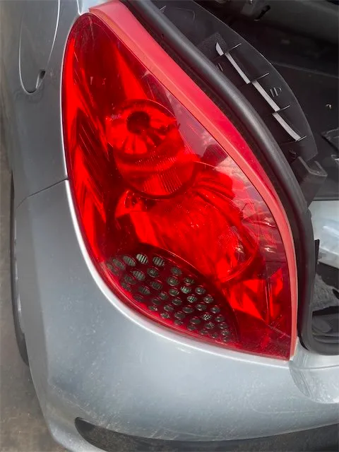 Pomili Fanaleria Peugeot 207 fanale posteriore sinistro