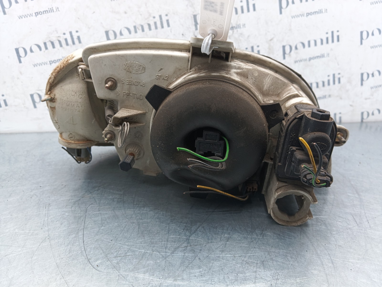 Pomili Fanaleria Fiat 600 faro anteriore sinistro con freccia usato
