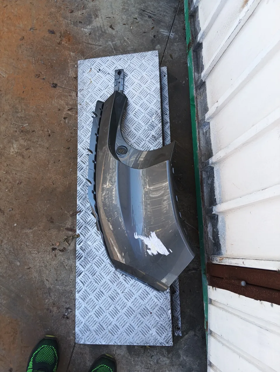 Pomili Paraurti posteriore Angolo destro Volvo XC40 31449337 nuovo