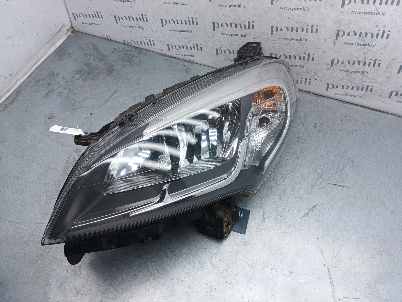 Pomili Fanaleria faro anteriore sinistro Fiat Doblò II 10500748 usato