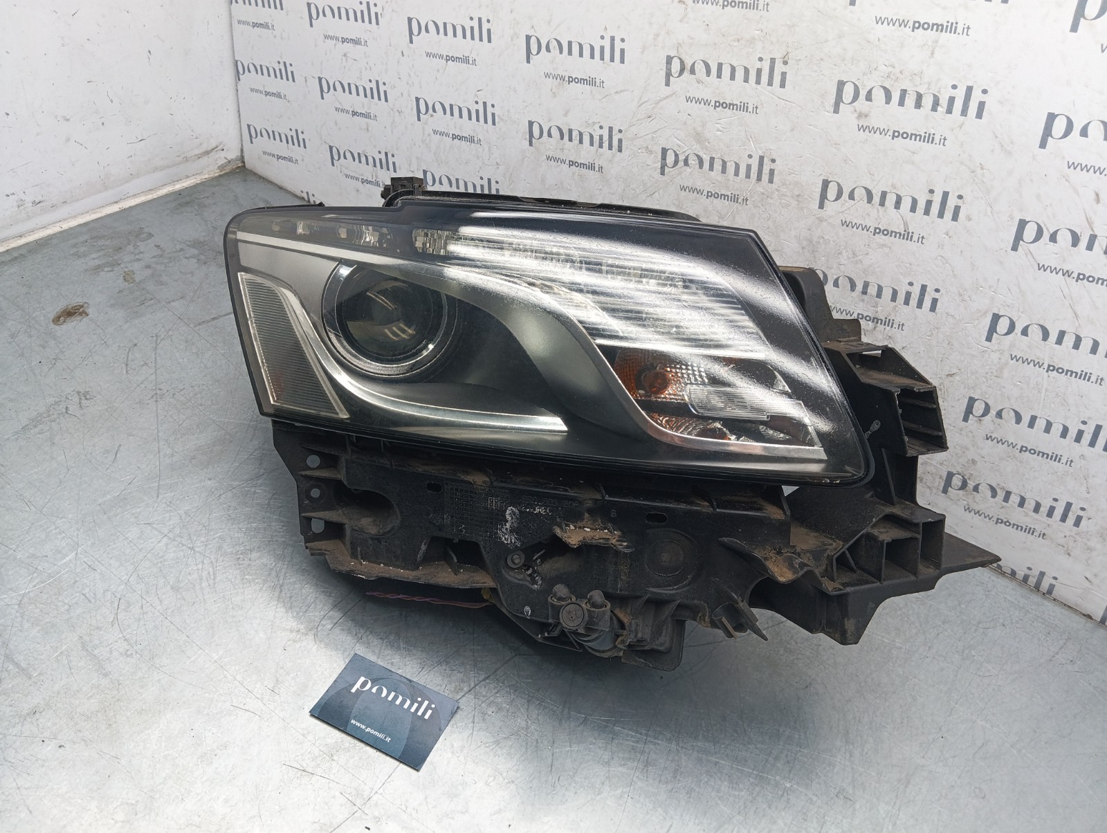 Pomili Fanaleria Audi Q5 10011-17075 faro anteriore destro Xenon/HID usato