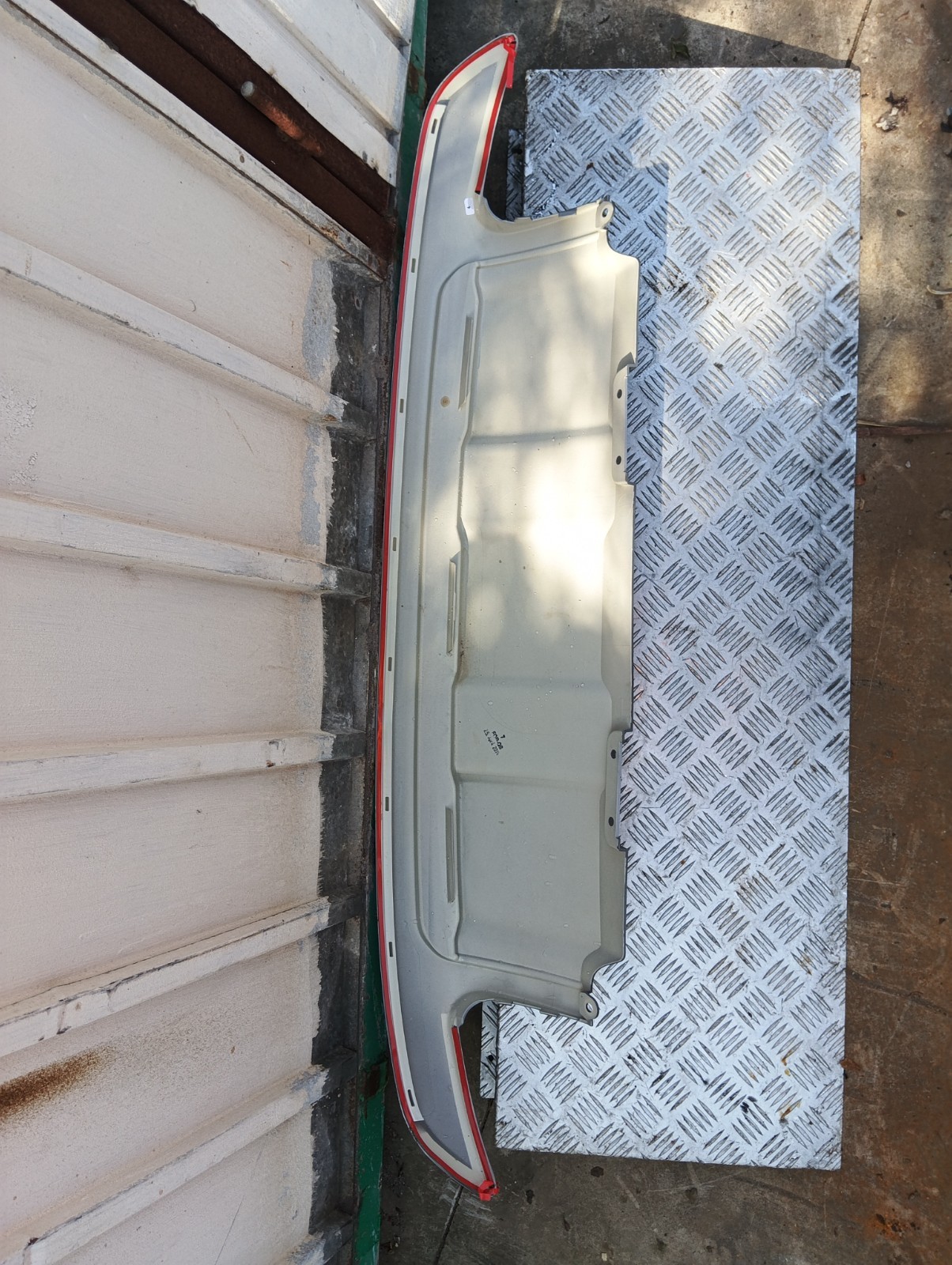Pomili Paraurti posteriore Volvo XC60 modanatura inferiore 31373265 nuova