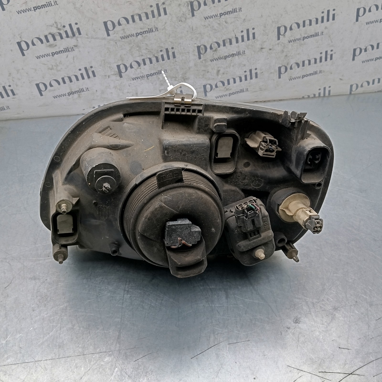 Pomili Fanaleria Nissan Micra K11 Faro anteriore destro usato