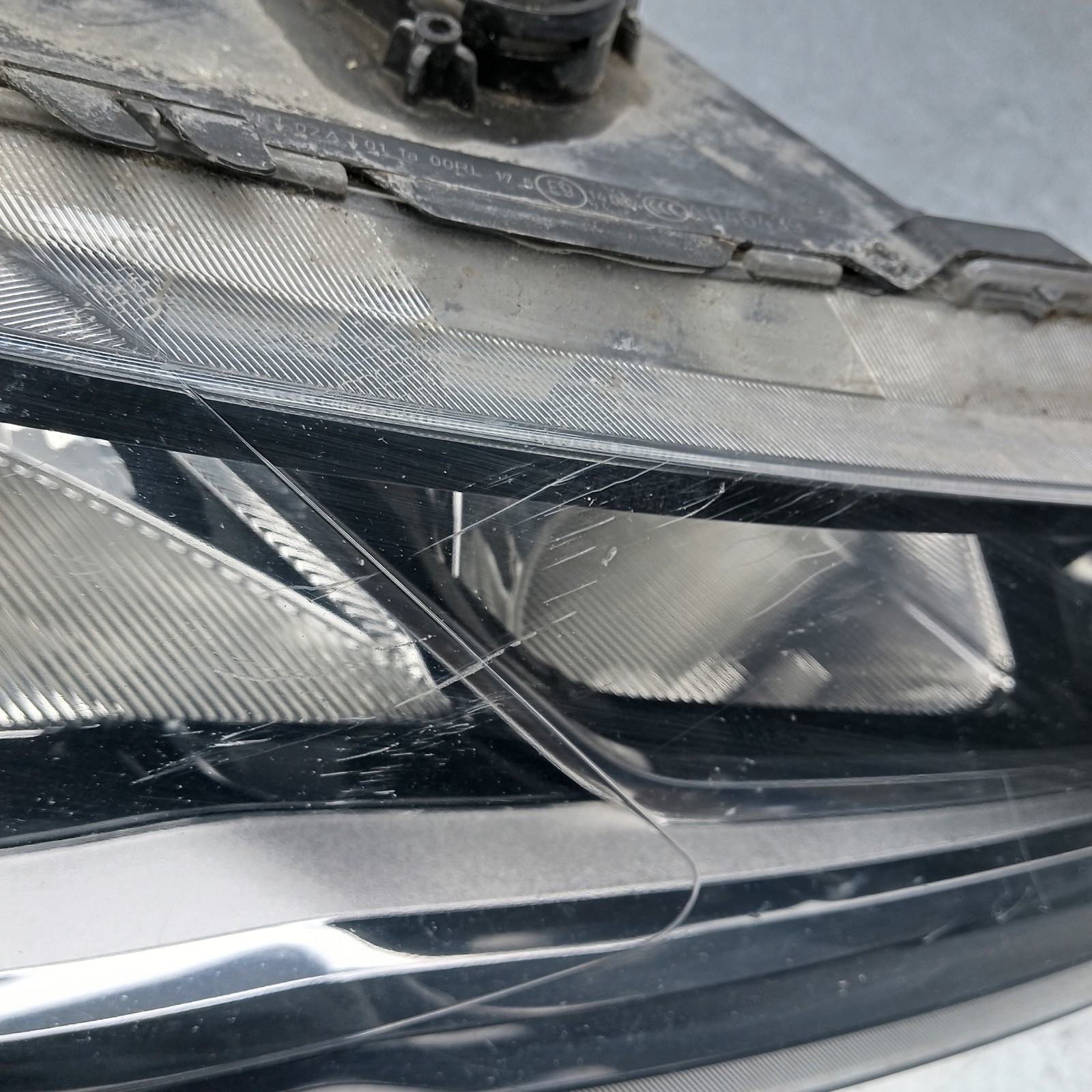 Pomili Fanaleria Seat Leon 5F pre-restyling faro anteriore destro usato