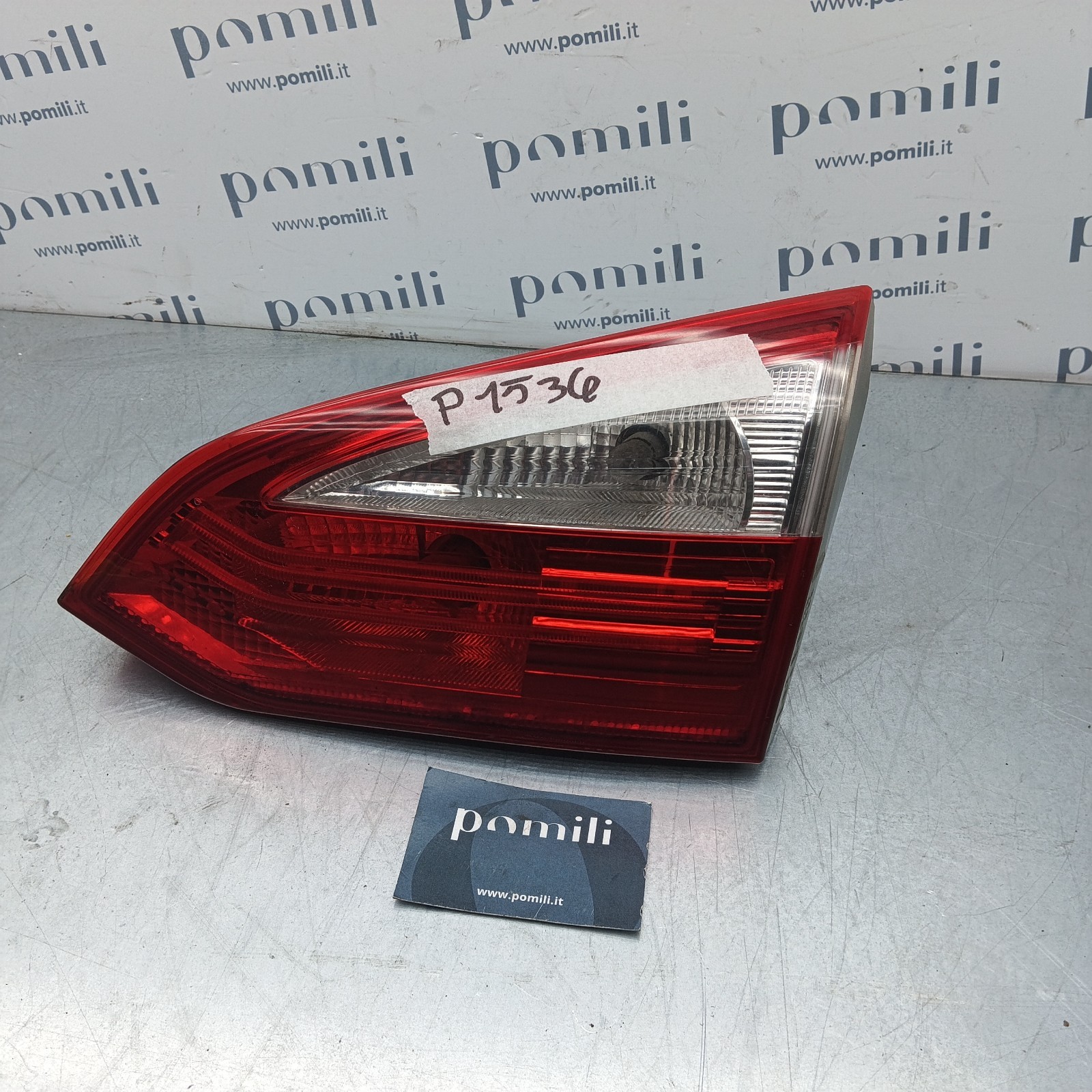 Pomili Fanaleria Ford Focus Station Wagon fanale posteriore destro interno portellone usato
