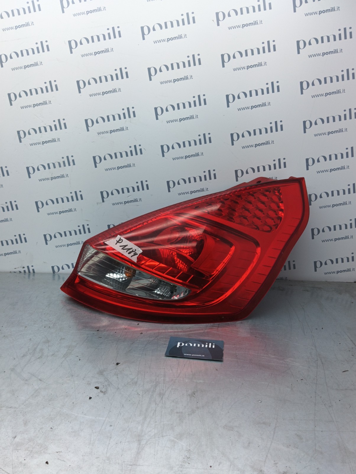 Pomili Fanaleria Ford Fiesta fanale posteriore destro 8A6113404A usato