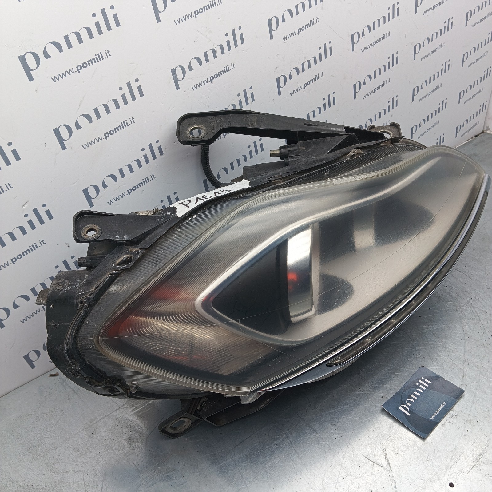 Pomili Fanaleria Faro anteriore sinistro Lancia Delta III 46090757 usato