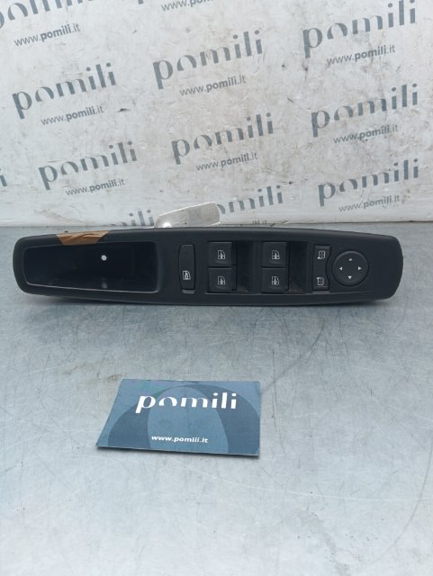 Pomili Rivestimenti interni e parti interne Renault Megane 3a Serie blocco comandi alzacristalli e retrovisori