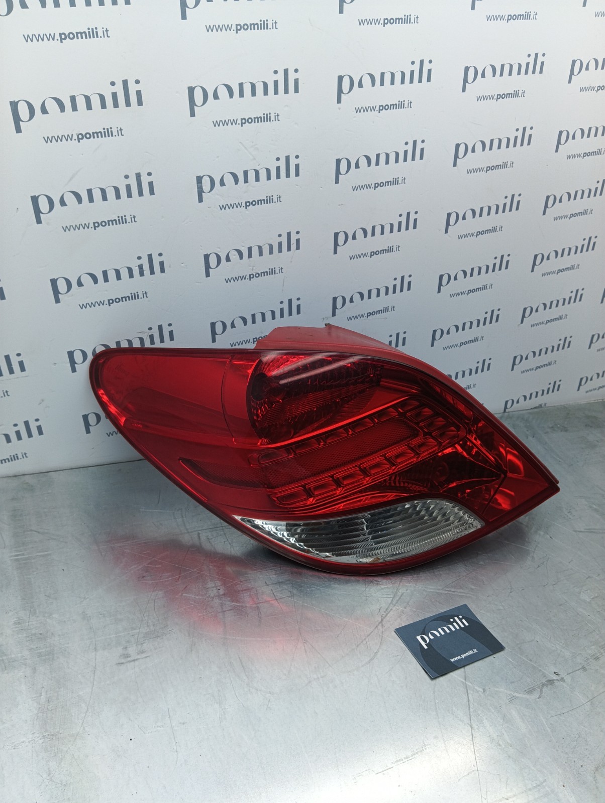 Pomili Fanaleria VP9PFX-13405-A fanale posteriore sinistro usato