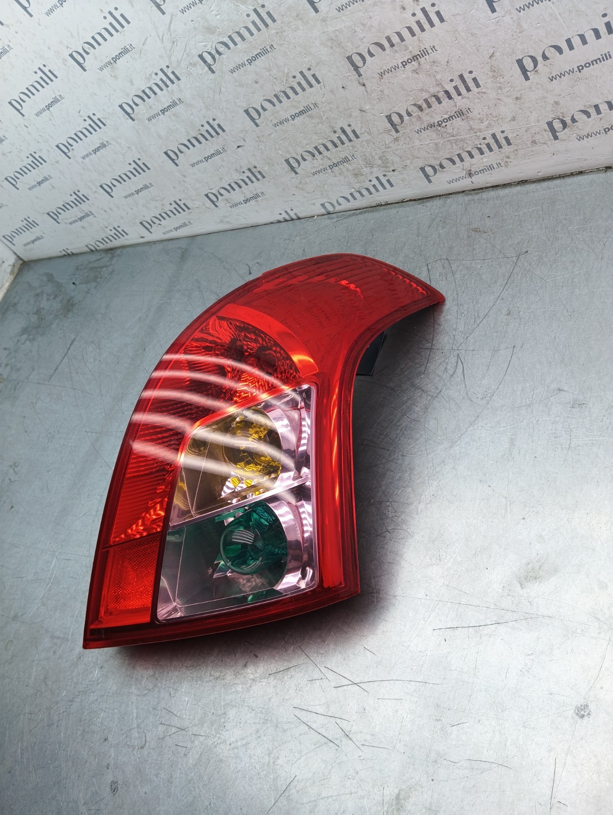 Pomili Fanaleria Fanale posteriore Suzuki Swift 5696S1-R destro usato