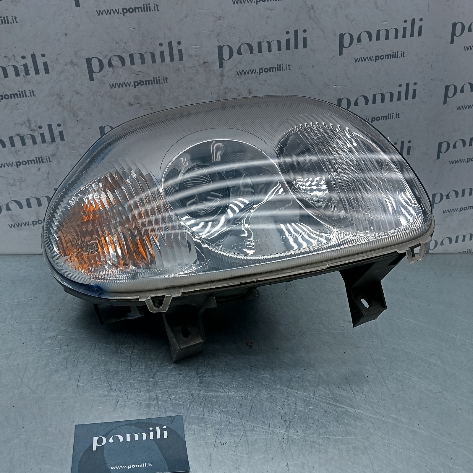 Pomili Fanaleria 085511136R faro anteriore destro Renault Clio II usato