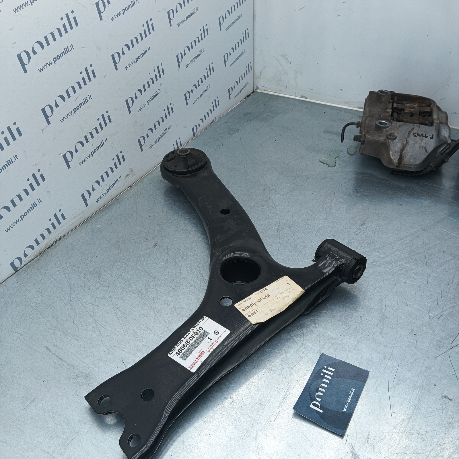 Pomili Sterzo e ammortizzatori Braccio oscillante inferiore anteriore destro Toyota Corolla Verso 480680F010