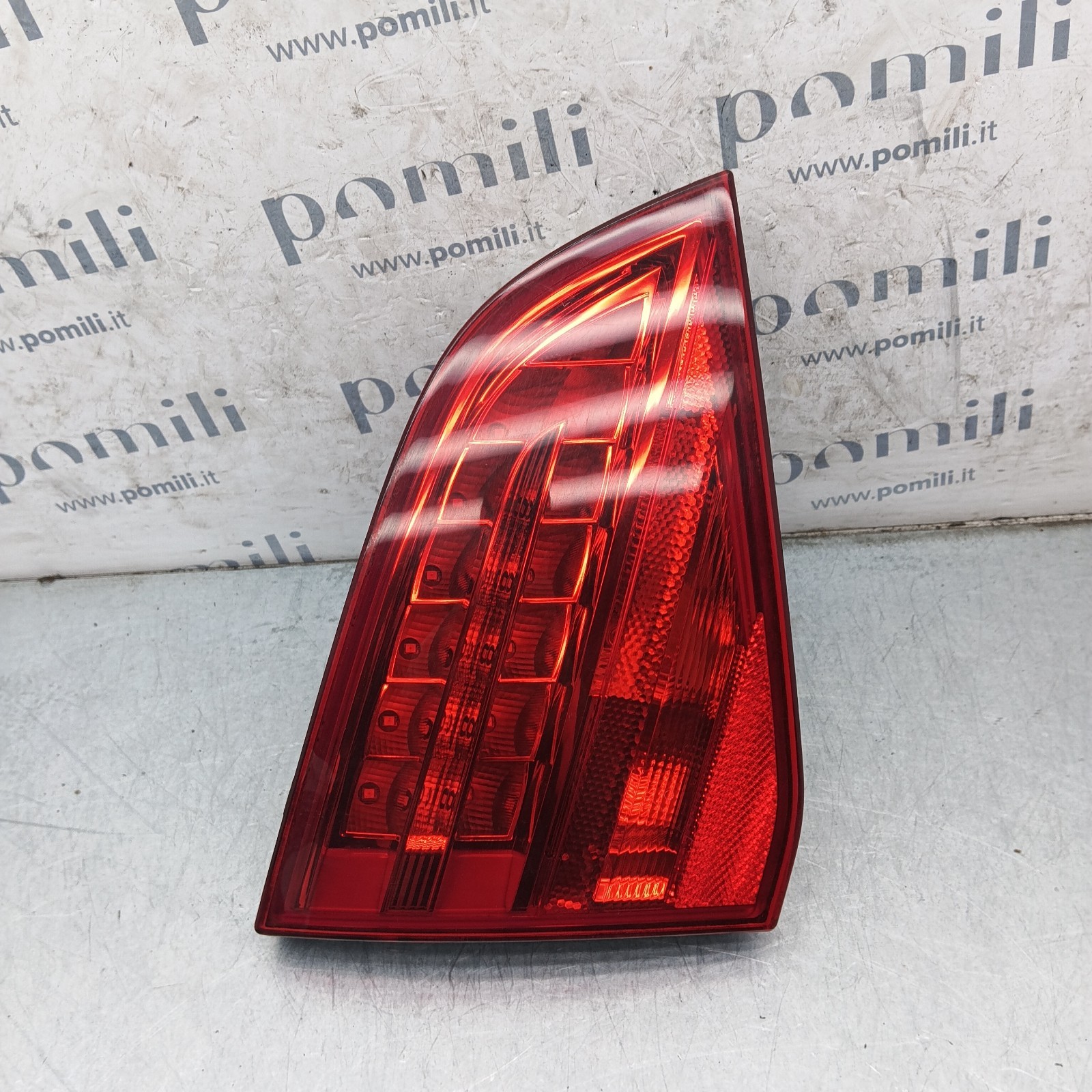 Pomili Fanaleria Audi A4 B8 8K9945093B fanale posteriore sinistro portellone usato