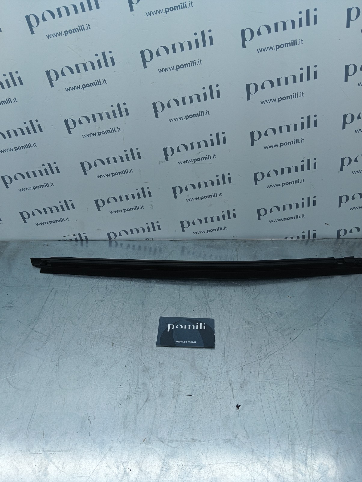 Pomili Lamierati esterni Guarnizione vetro porta posteriore Toyota Yaris prima serie destra 68180-52020 nuova