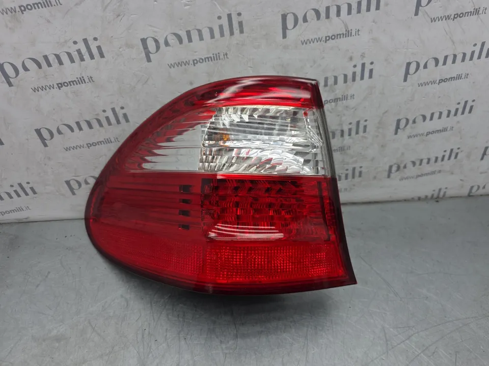 Pomili Fanaleria Fanale posteriore sinistro Mercedes-Benz Classe E S211 fanale usato