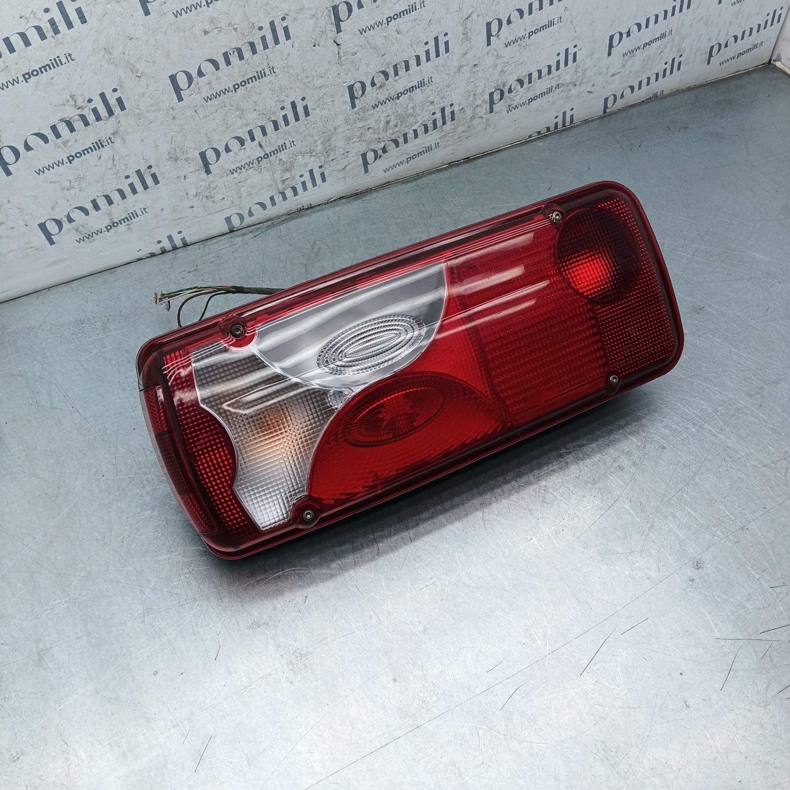 Pomili Fanaleria Volkswagen Crafter fanale posteriore destro usato 2E0945096