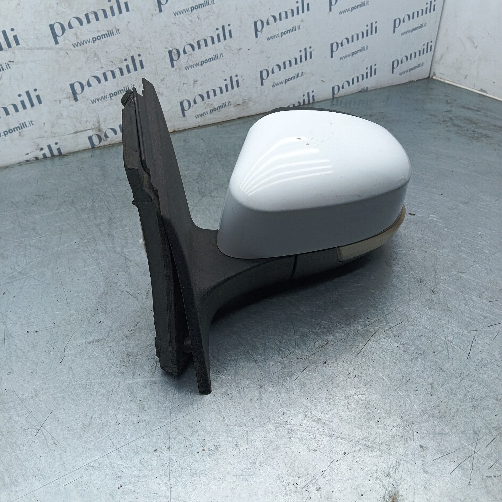 Pomili Cristalli Ford Focus III 212876179 specchietto sinistro 8 pin usato