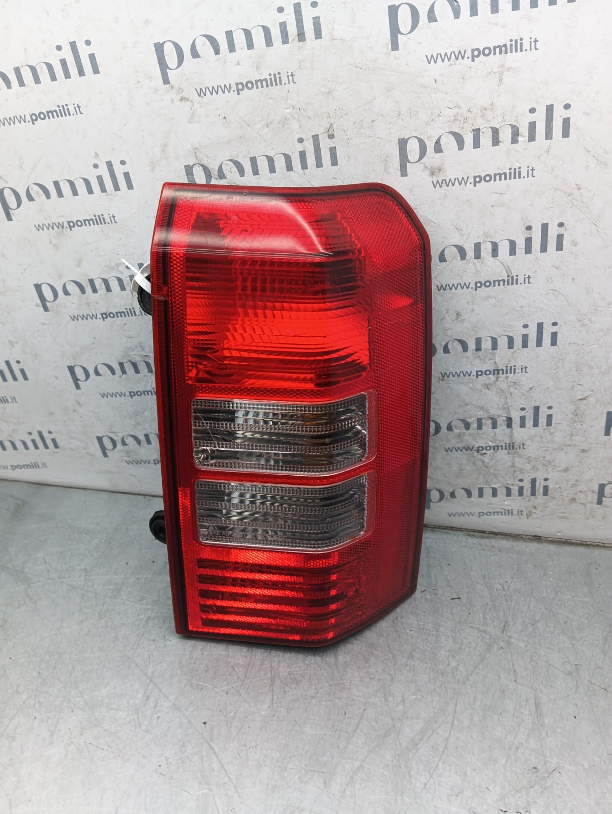 Pomili Fanaleria Fanale posteriore destro Jeep Patriot (2007-2016) 05116240AC usato