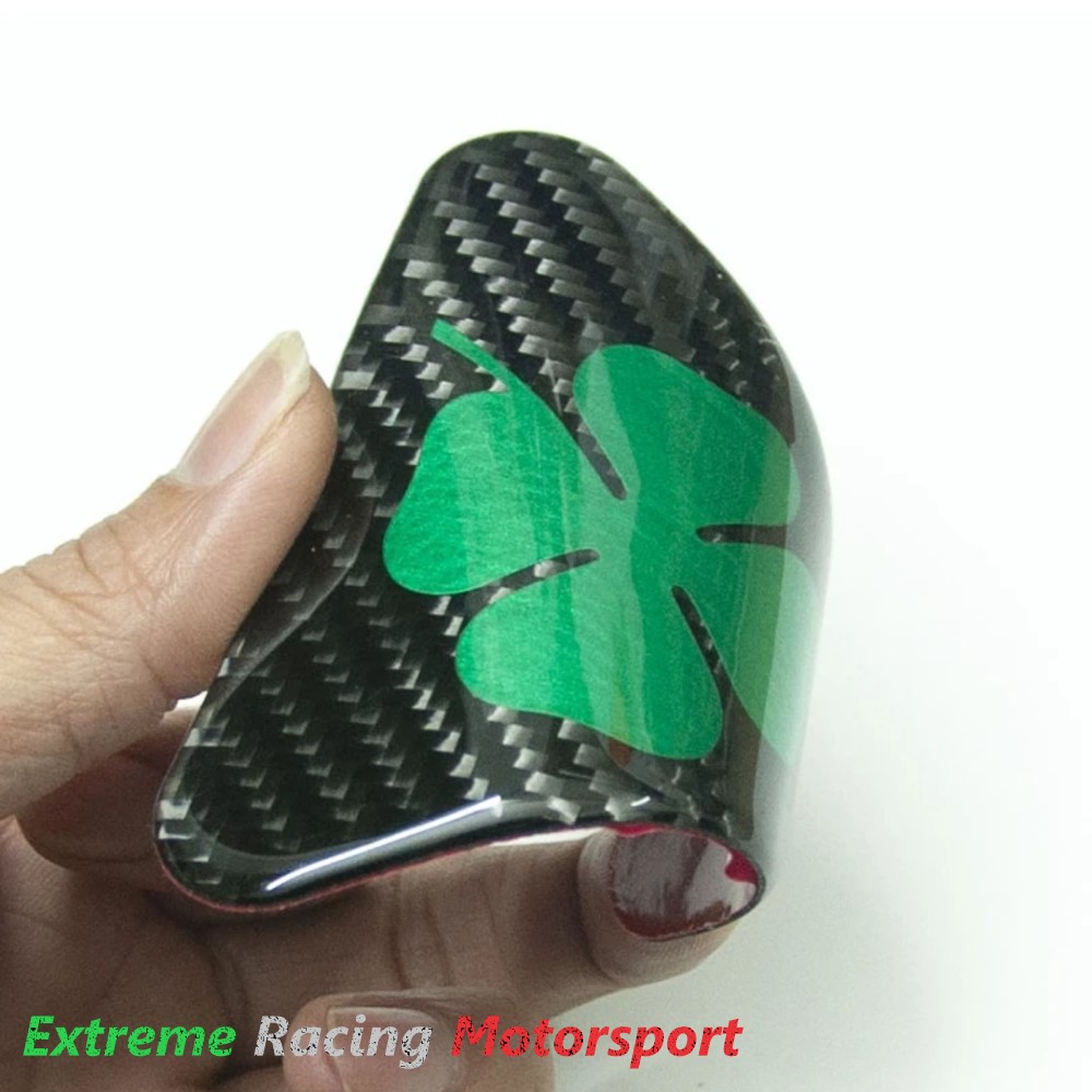 Xtreme Racing Quadrifoglio stemmi resina Carbon Look coppia 9,5x8,7 cm