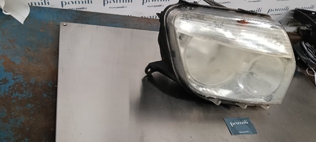 Pomili Fanaleria Dacia Duster proiettore anteriore destro