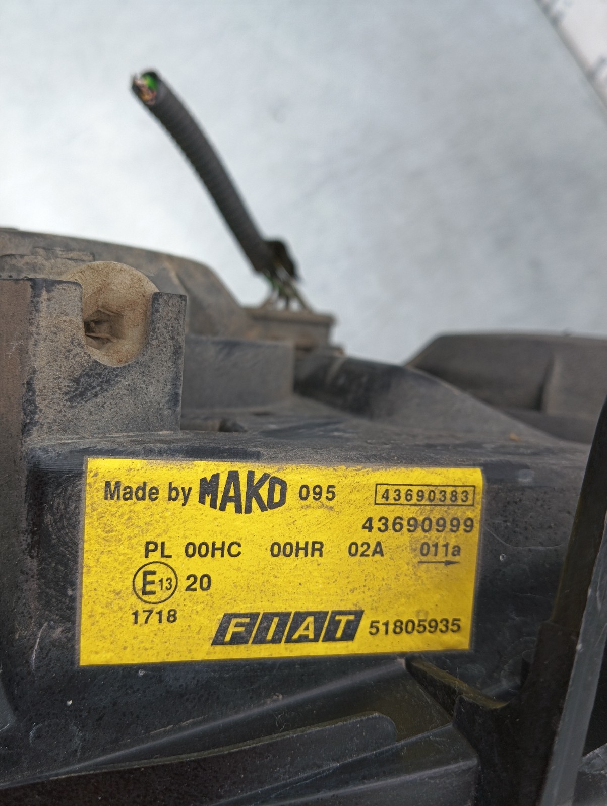 Pomili Fanaleria Faro anteriore sinistro Fiat Doblò 51805934 usato