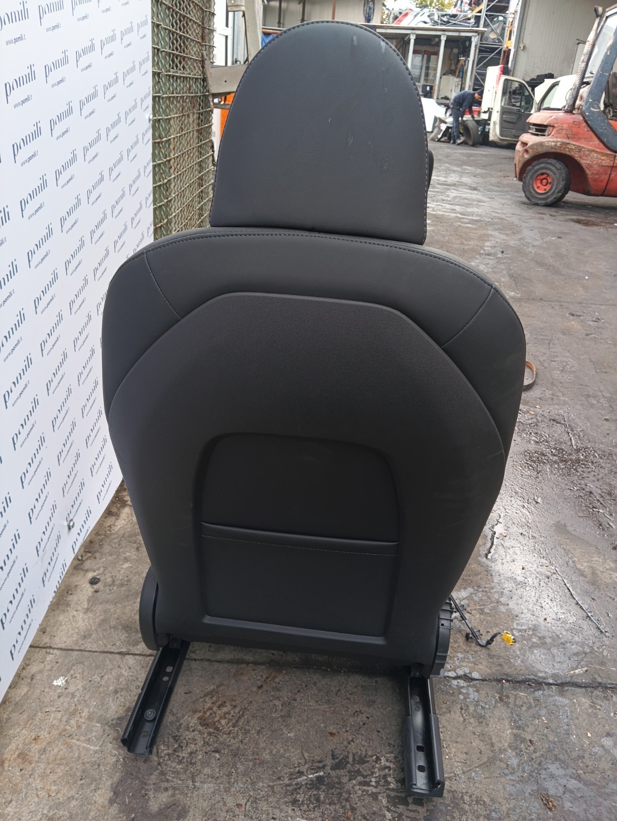 Pomili Rivestimenti interni e parti interne Set 4 sedili in pelle Tesla Model Y 164380691-B set completo usato