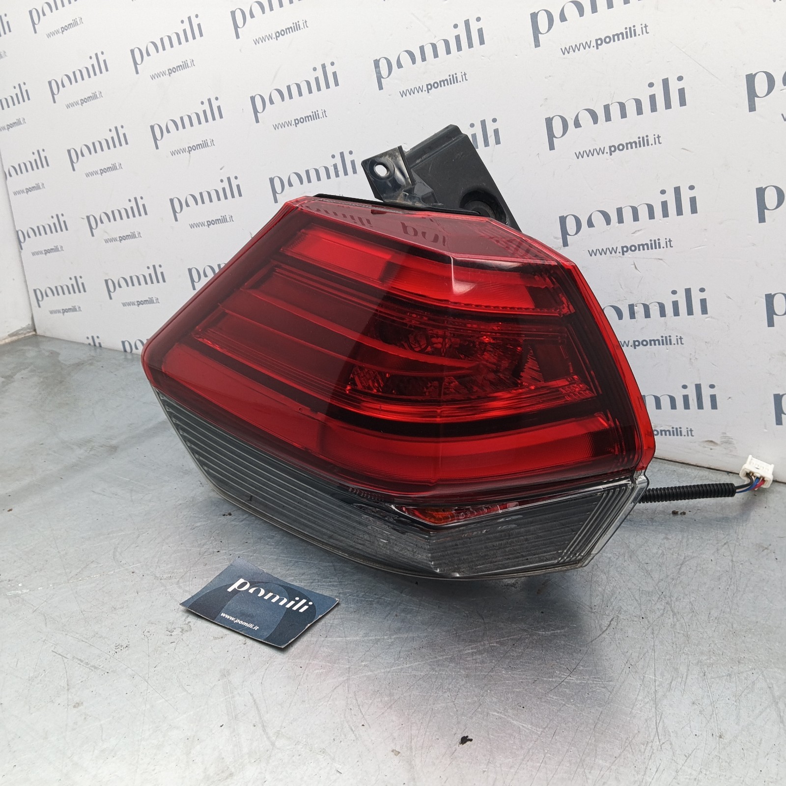 Pomili Fanaleria Fanale sinistro Nissan X-Trail 220-23746 usato