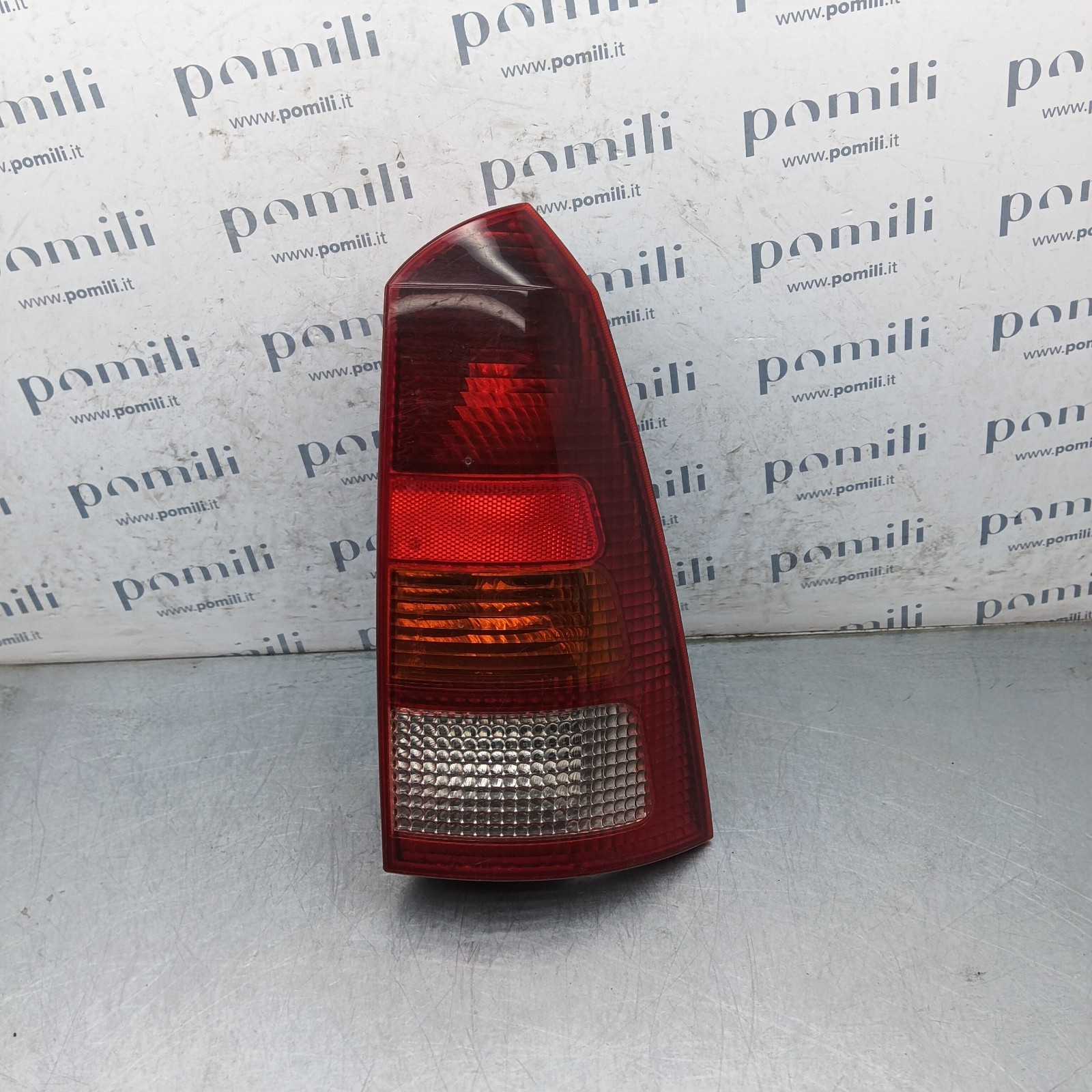 Pomili Fanaleria Ford Focus XS4X13N004 fanale posteriore destro usato