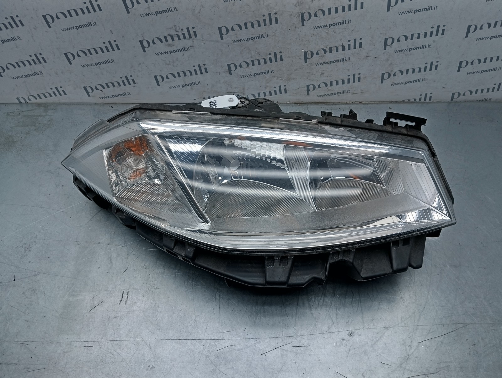 Pomili Fanaleria Faro anteriore Renault Megane II 89307000 destro usato