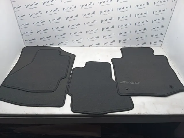 Pomili Rivestimenti interni Toyota Aygo kit tappetini nuovi
