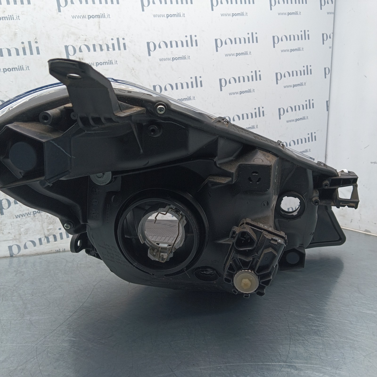 Pomili Fanaleria Toyota Yaris III faro anteriore sinistro versione base