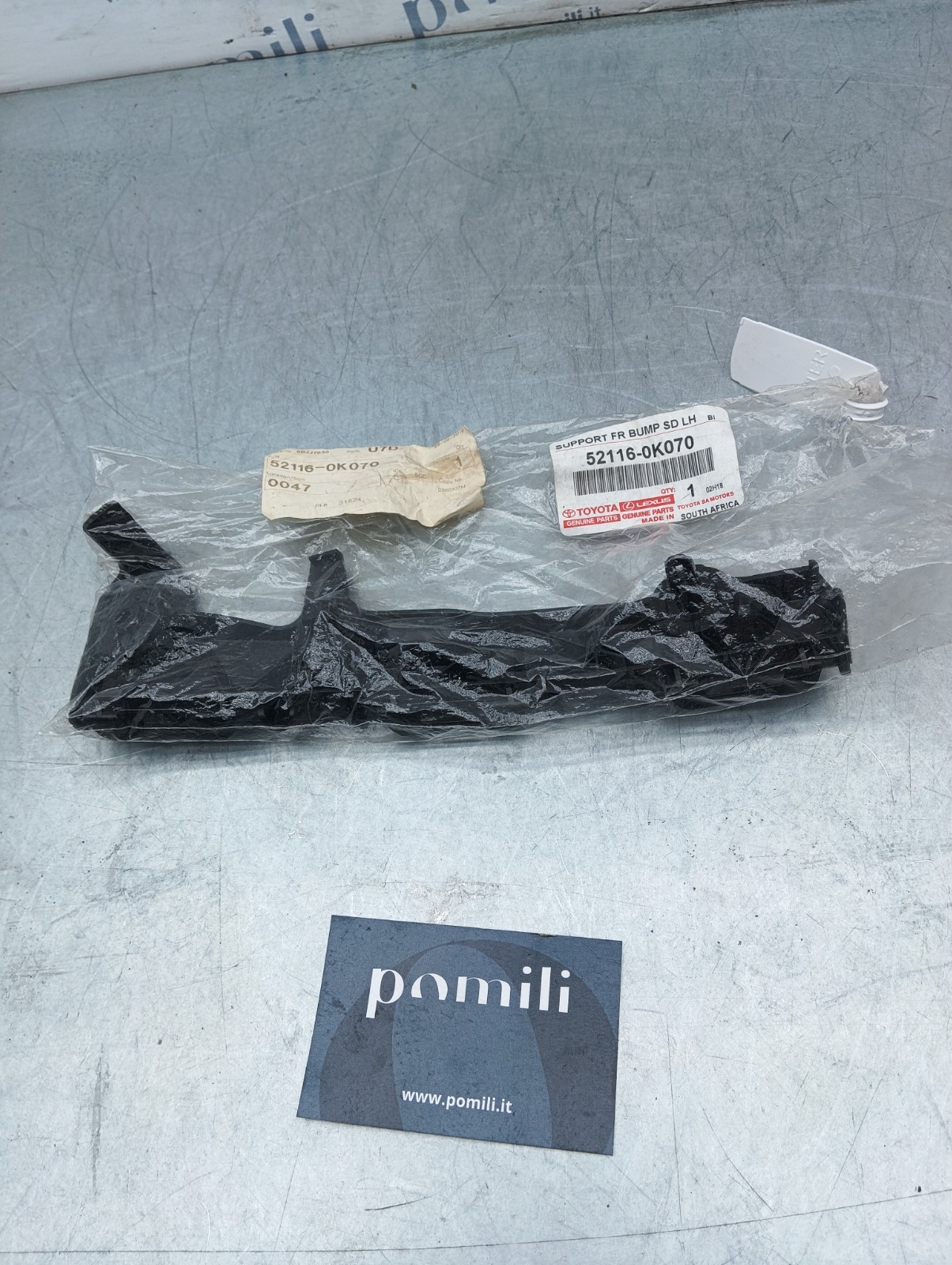 Pomili Paraurti anteriore Toyota Hilux 52116-0K070 supporto sinistro