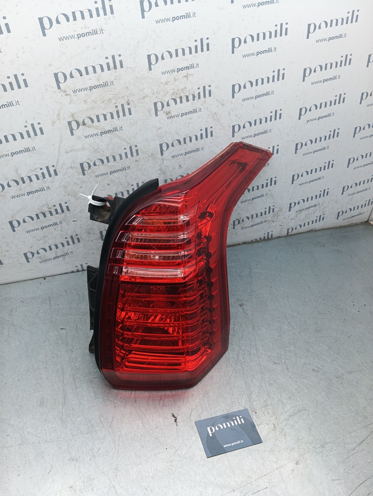 Pomili Fanaleria Peugeot 5008 fanale posteriore destro usato