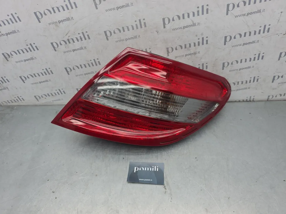 Pomili Fanaleria Mercedes-Benz Classe C W204 (2007-2011) 08-440-1950R-R fanale posteriore destro usato