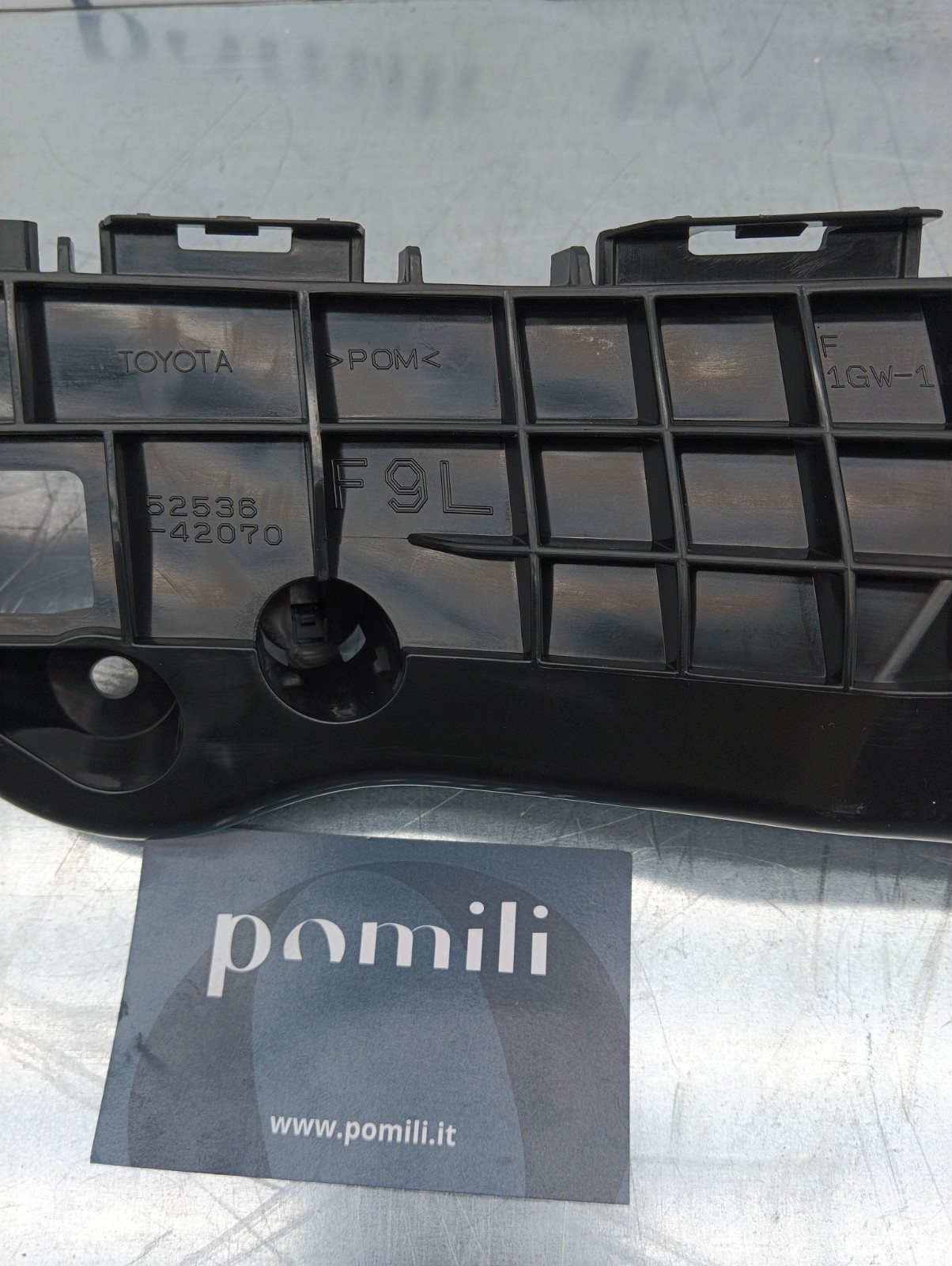 Pomili Paraurti anteriore Toyota RAV4 staffa sinistra fissaggio paraurti nuova