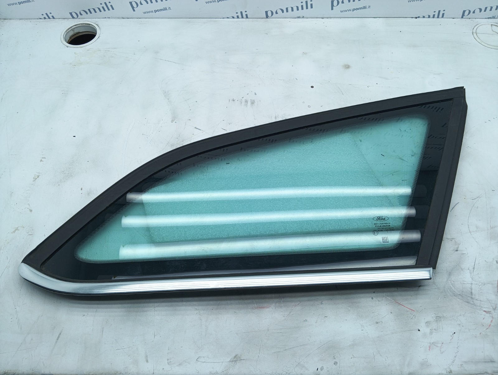 Pomili Cristalli Ford Focus BM51-N297B00-D vetro fisso posteriore destro