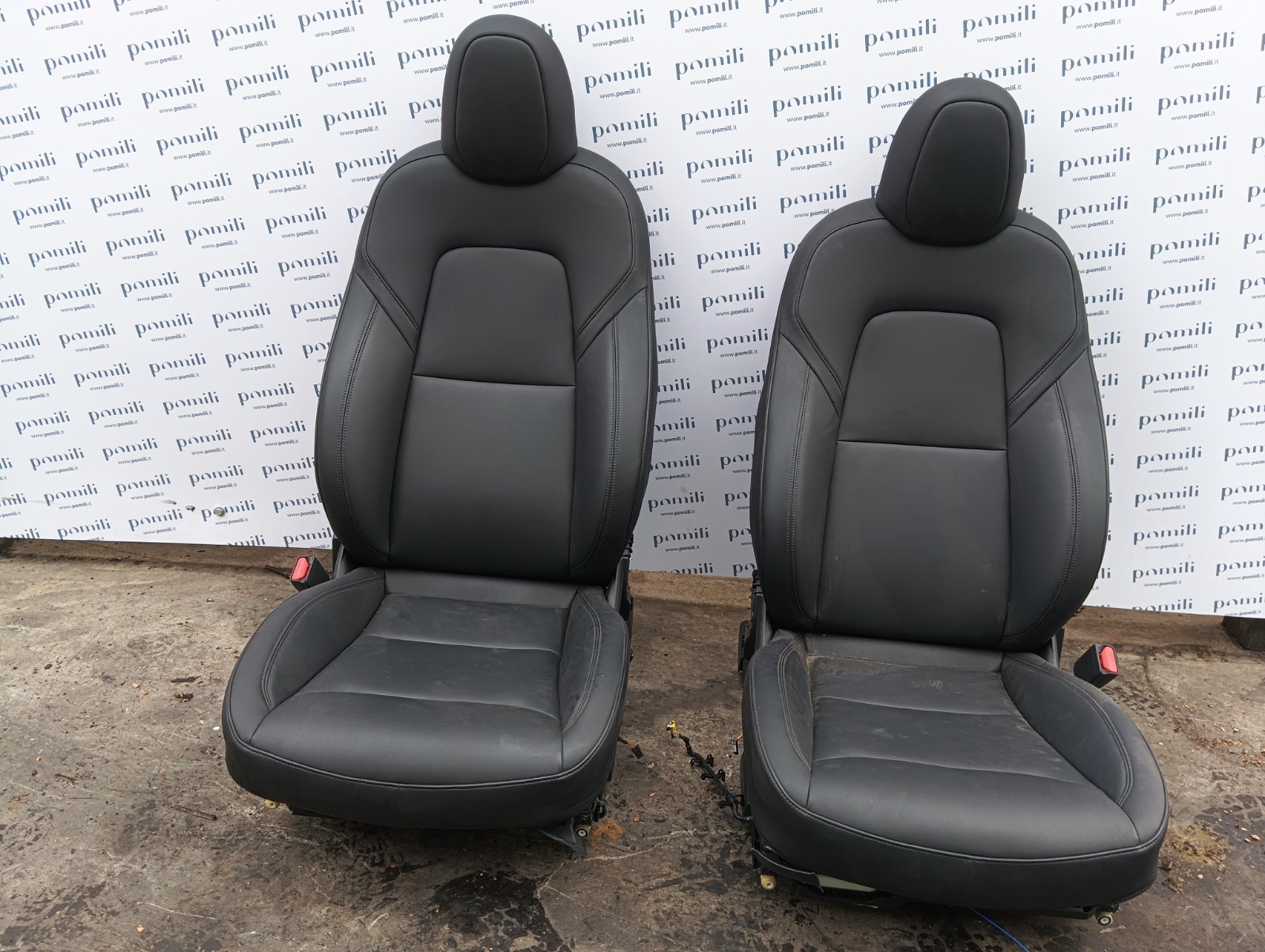 Pomili Rivestimenti interni e parti interne Set 4 sedili in pelle Tesla Model Y 164380691-B set completo usato