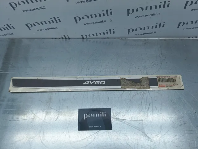 Pomili Lamierati esterni PZ438-92183-00 set battitacchi Toyota Aygo 2 pezzi