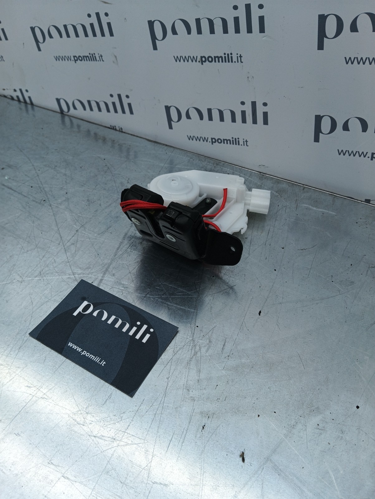 Pomili Lamierati esterni Toyota serratura portellone 69350-52391 nuova