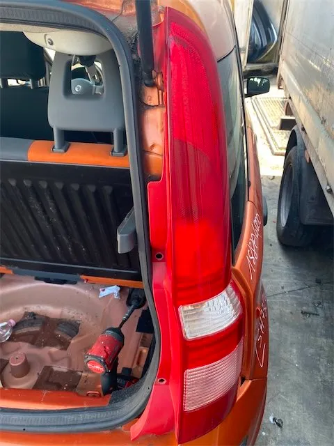 Pomili Fanaleria Fanale post. DX FIAT PANDA (2Q) (09/03>12/10<) fanale posteriore destro